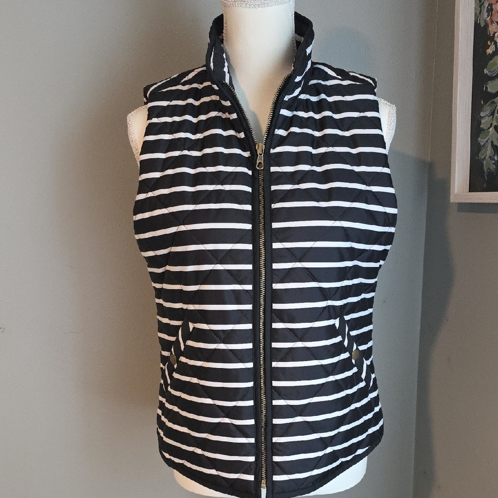 GAP Black and White Quilted Vest Size Small